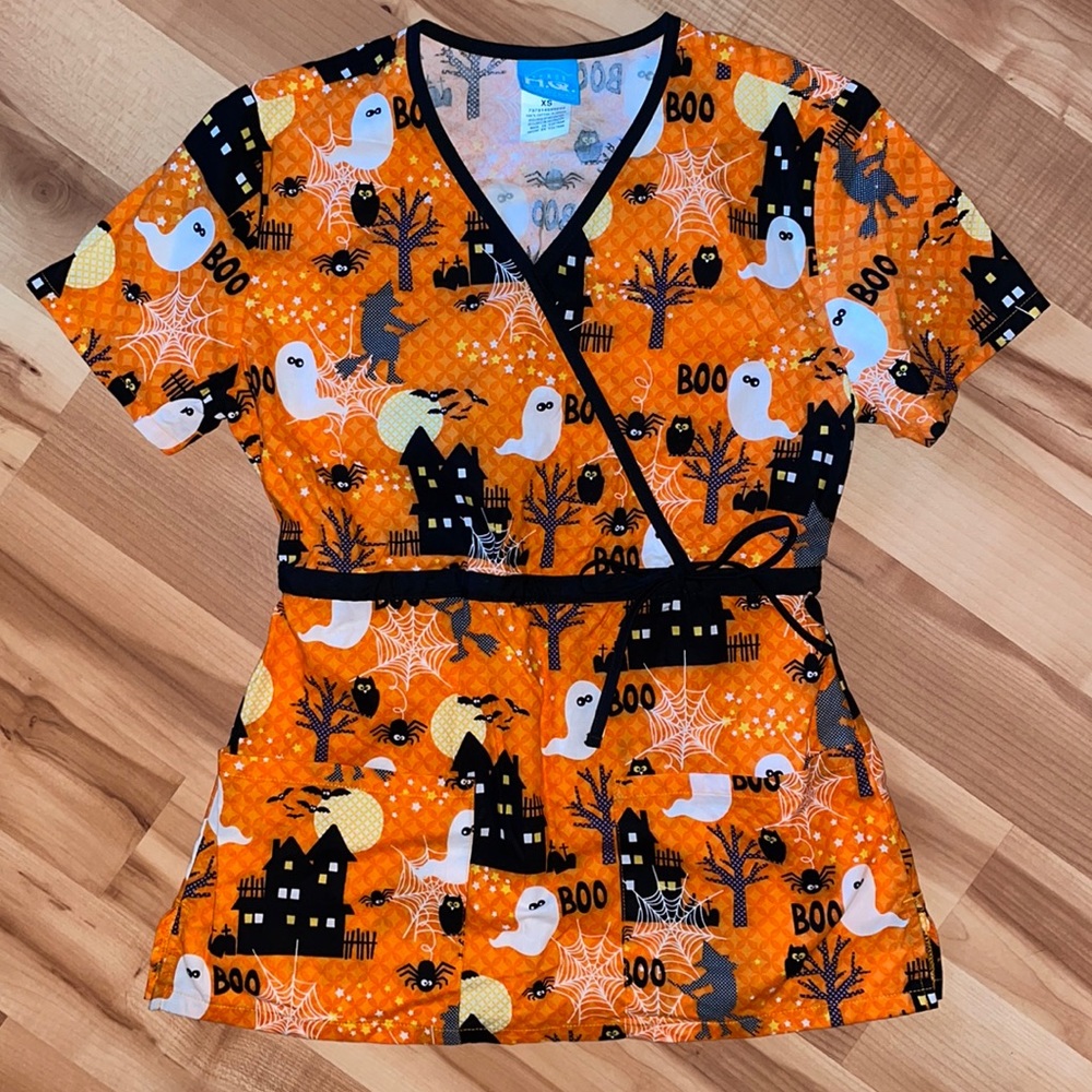 XS Halloween scrub top